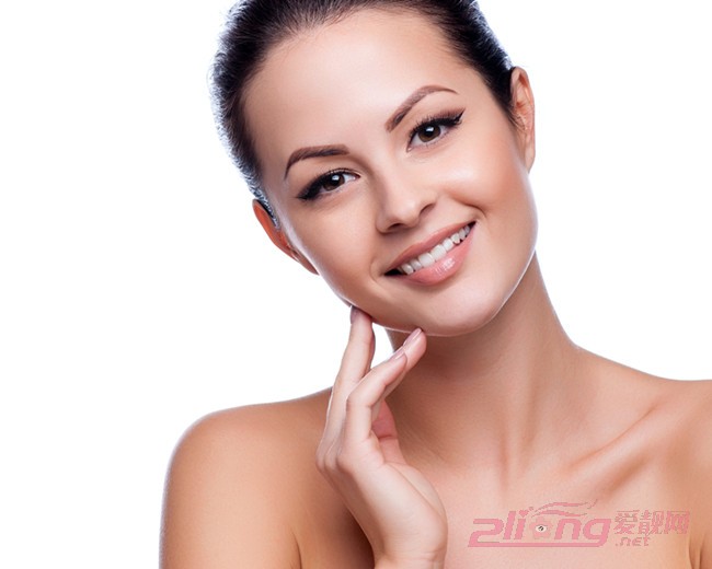 揭秘夏季常见的七大保湿谎言-1 揭秘夏季常见的七大保湿谎言-1